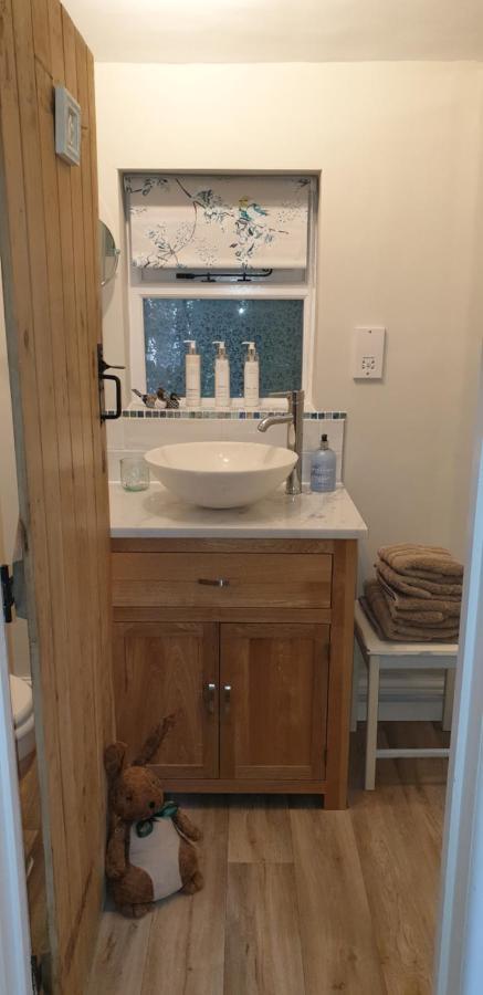 The Nest At Bramble Cottage 라콕 외부 사진