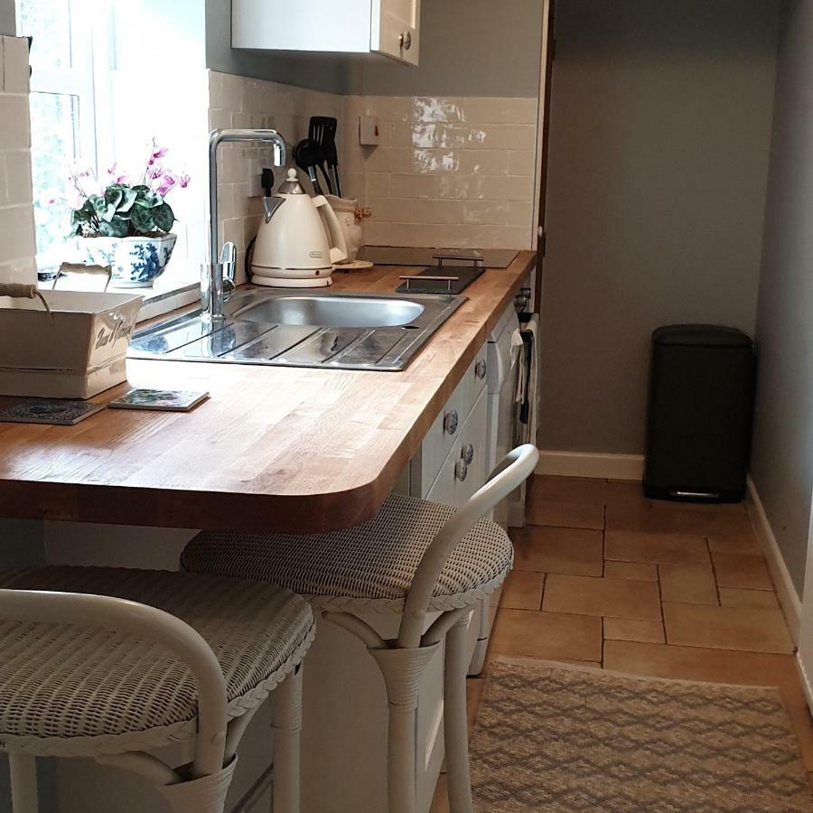 The Nest At Bramble Cottage 라콕 외부 사진